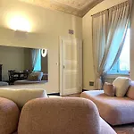The Heritage - Grand In Historic Apartment