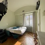 The Heritage - Grand In Historic Apartment *