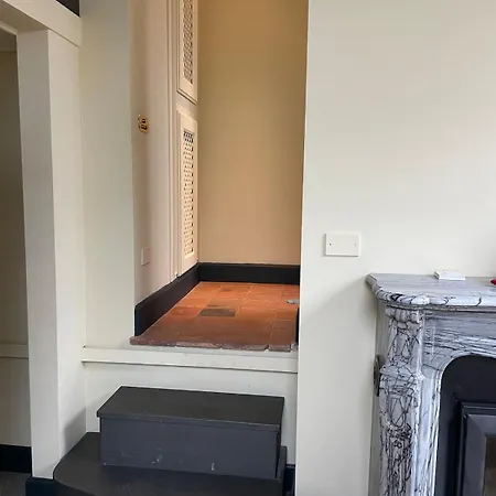 The Heritage - Grand In Historic Apartment *