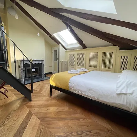 The Heritage - Grand In Historic Apartment