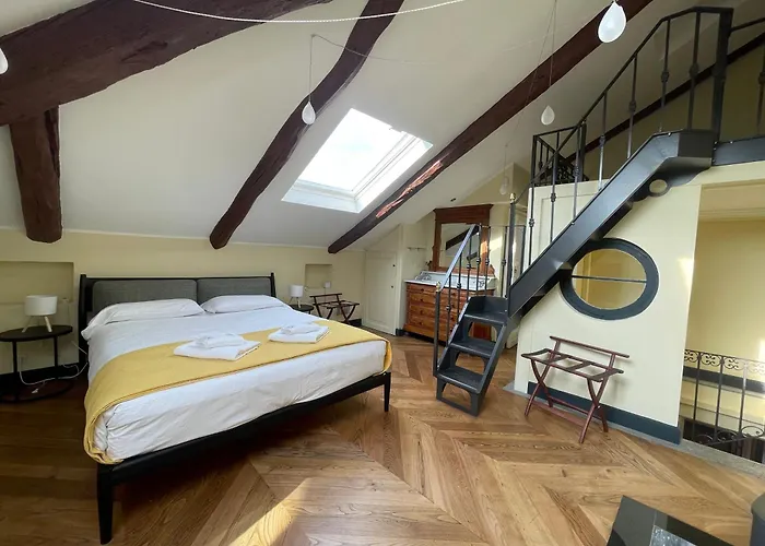 The Heritage - Grand In Historic Appartement *