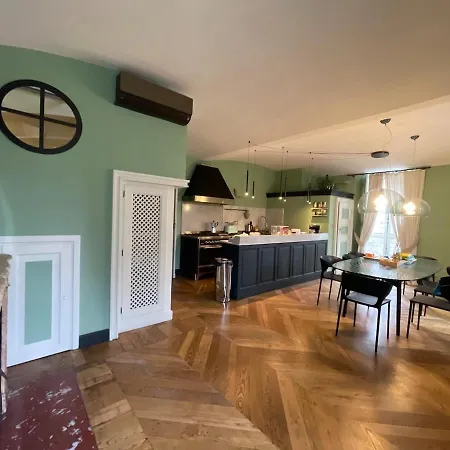 The Heritage - Grand In Historic Apartamento *
