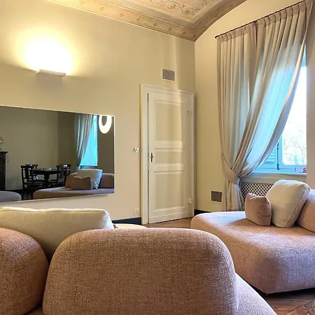 The Heritage - Grand In Historic Apartamento