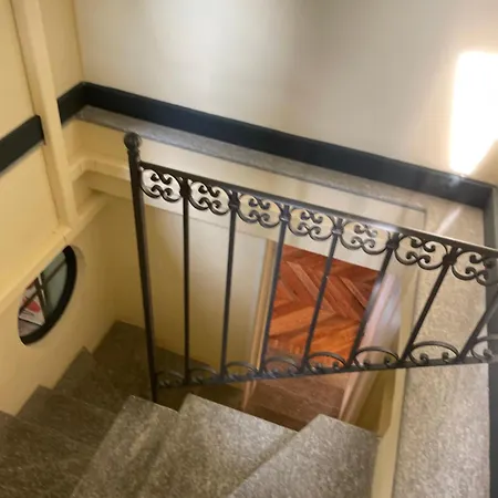 The Heritage - Grand In Historic Apartamento *