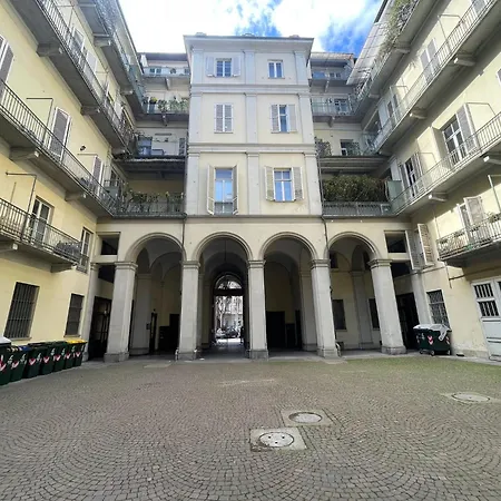 The Heritage - Grand In Historic Apartamento *