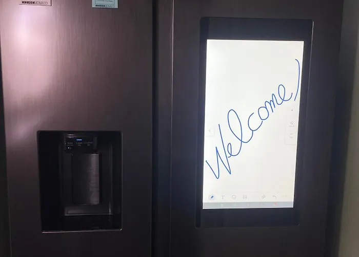 The Heritage - Grand In Historic Apartment *