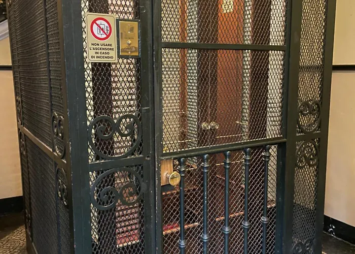 The Heritage - Grand In Historic Apartment